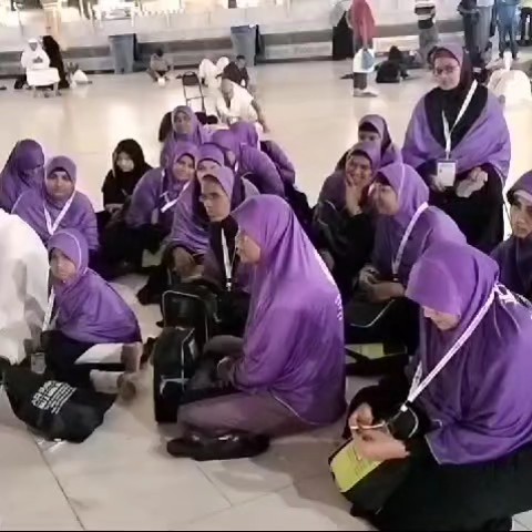 Guided dua led by Ar Rawla's Mutawwif